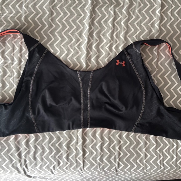Under armour sports bra - Picture 1 of 2